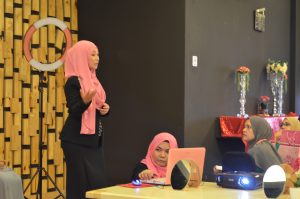 Latihan-hard-skill-tatarias-bersama-bni--2018-sesi-1-bengkel-solekan-03