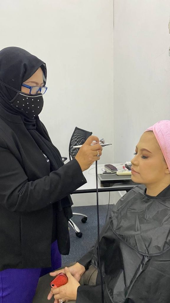 persiapan-seni-make-up-solekan-air-brush-skm-seni-solekan-tahap-3