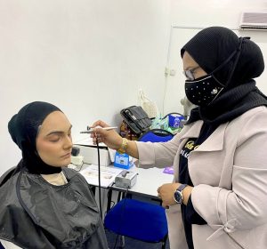 student-praktikal-persiapan-seni-make-up-solekan-air-brush-skm-seni-solekan-tahap-3